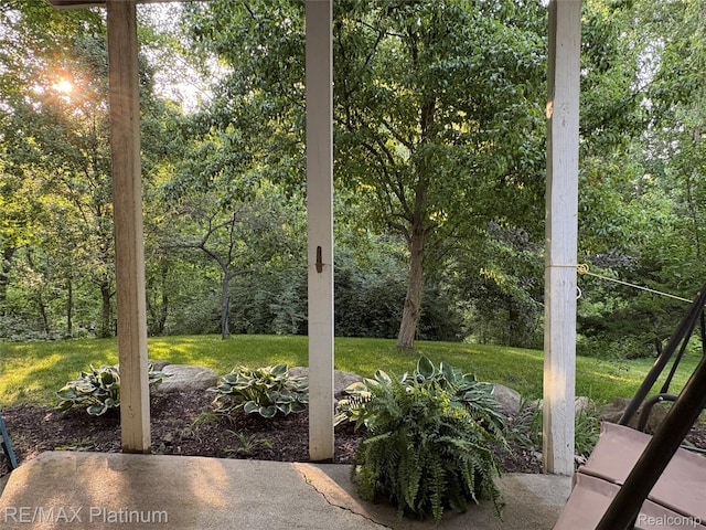 5089 Northfield Dr, Howell, MI 48843 - view of patio / terrace