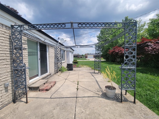 3136 Alden Dr, Sterling Heights, MI 48310 - view of patio featuring entry steps