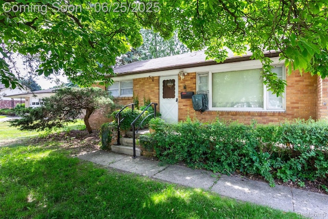4144 Hillcrest Dr, Warren, MI 48092 - ranch-style home featuring brick siding