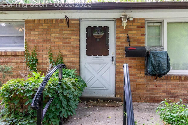 4144 Hillcrest Dr, Warren, MI 48092 - doorway to property featuring brick siding