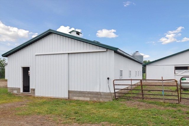 21576 220th Ave, Tustin, MI 49688 - view of pole building
