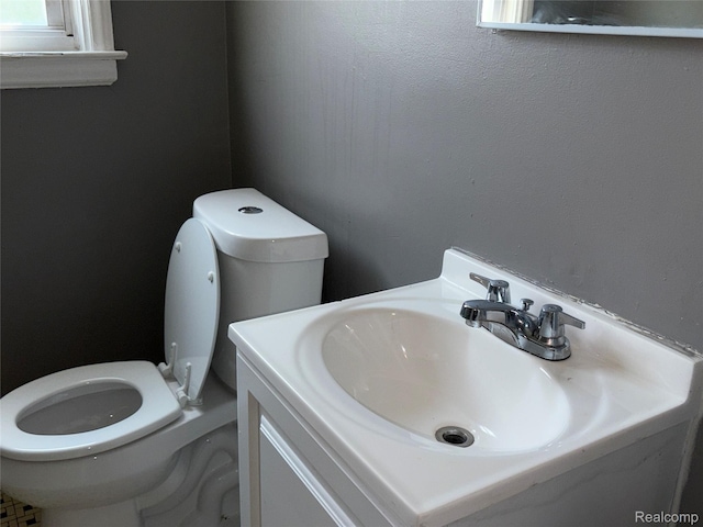 18582 Edinborough Rd, Detroit, MI 48219 - bathroom featuring toilet and vanity