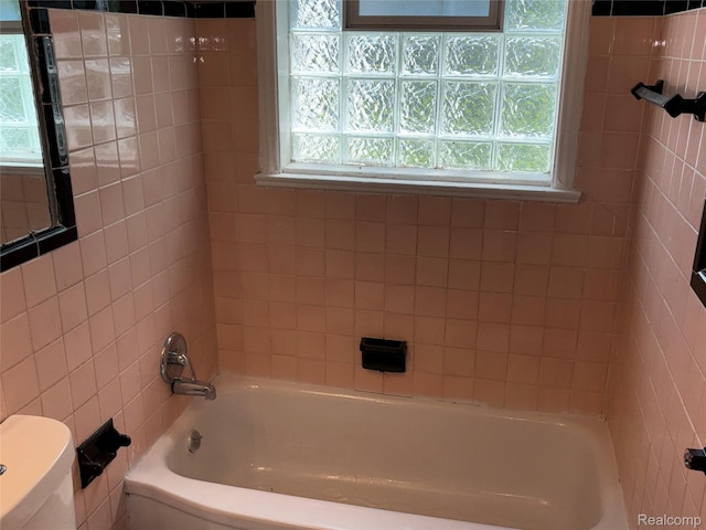 18582 Edinborough Rd, Detroit, MI 48219 - bathroom with plenty of natural light and shower / bathtub combination