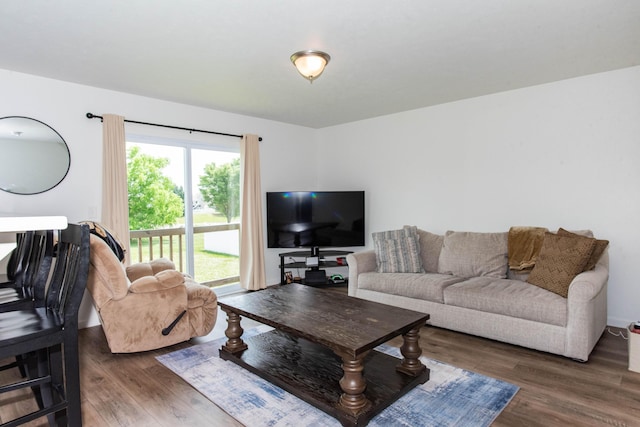 1633 Tea Pond Ct, Vicksburg, MI 49097 - living area featuring wood finished floors