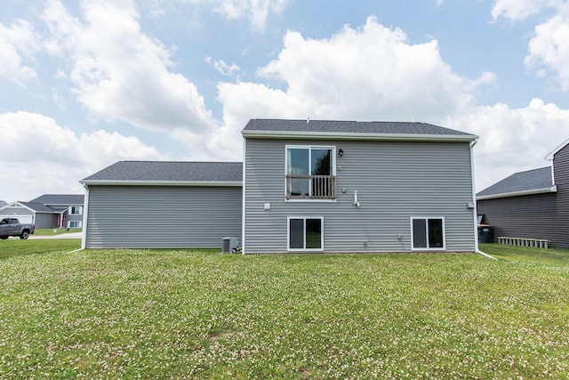 1633 Tea Pond Ct, Vicksburg, MI 49097 - back of property with a lawn