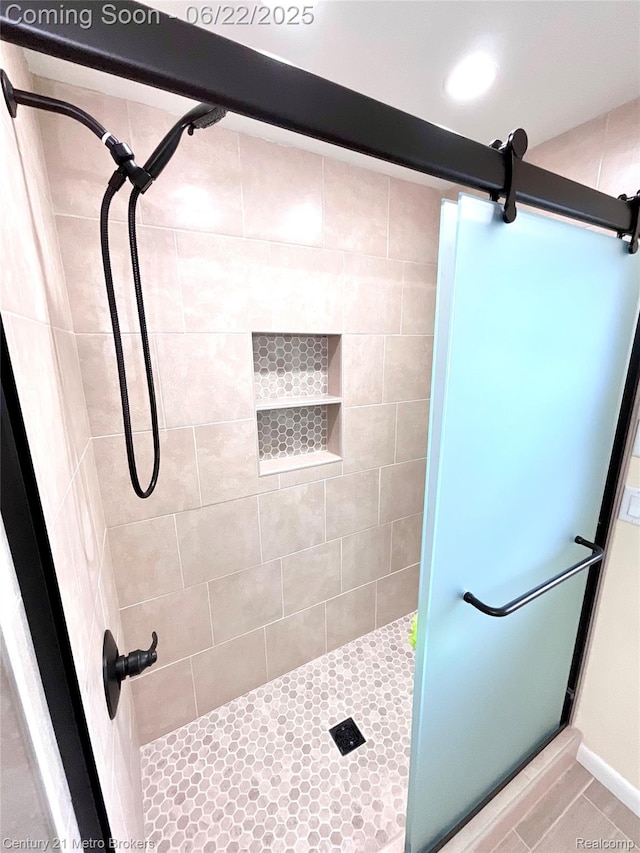 7094 Reid Rd, Swartz Creek, MI 48473 - full bathroom with a tile shower