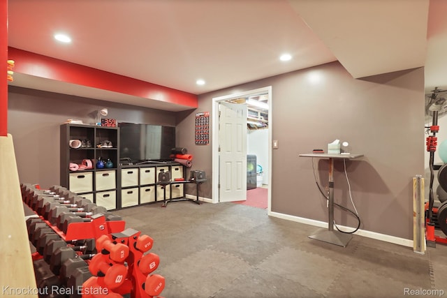 605 Shawnesee, Flushing, MI 48433 - recreation room with recessed lighting