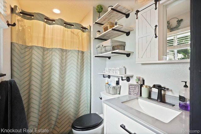 605 Shawnesee, Flushing, MI 48433 - bathroom featuring vanity, a shower with shower curtain, and recessed lighting