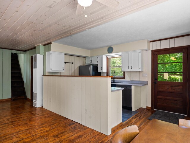 10090 E 48th Rd, Cadillac, MI 49601