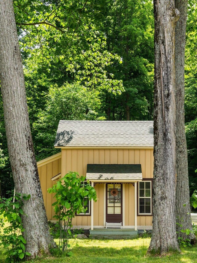 10090 E 48th Rd, Cadillac, MI 49601
