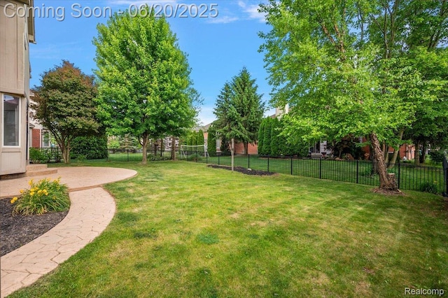 18852 Newbridge Dr, Macomb, MI 48044 - view of yard