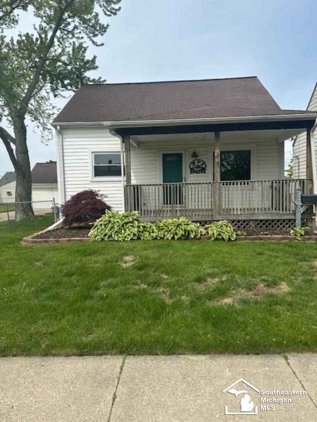 17066 Smith St, Riverview, MI 48193 - view of front of home with covered porch