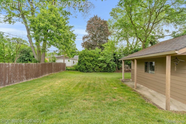 1717 Penistone St, Lake Orion, MI 48009 - view of yard