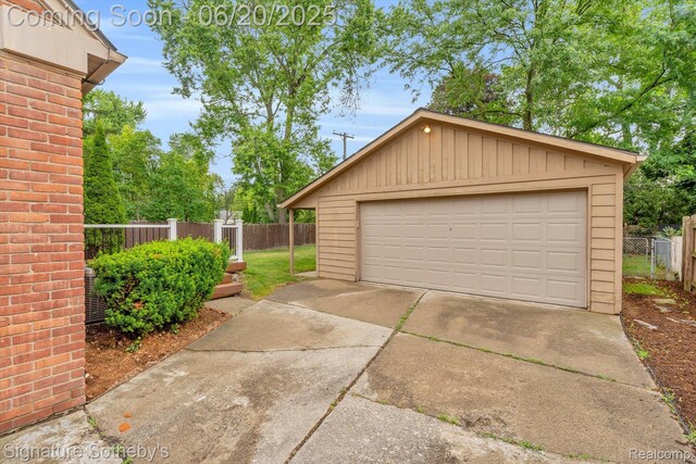 1717 Penistone St, Lake Orion, MI 48009 - view of detached garage