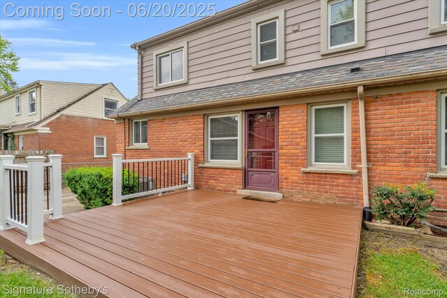 1717 Penistone St, Lake Orion, MI 48009 - view of deck