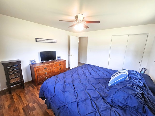 5365 Flushing Rd, Flushing, MI 48433 - bedroom with wood finished floors, a closet, and ceiling fan