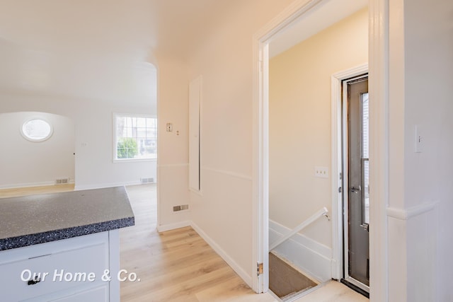 1716 Sycamore St, Saginaw, MI 48602 - hall featuring light wood-type flooring
