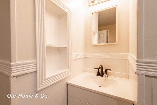 1716 Sycamore St, Saginaw, MI 48602 - bathroom with vanity