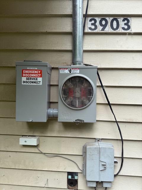 3903 Willow Dr NE, Grand Rapids, MI 49525 - exterior view of electric meter