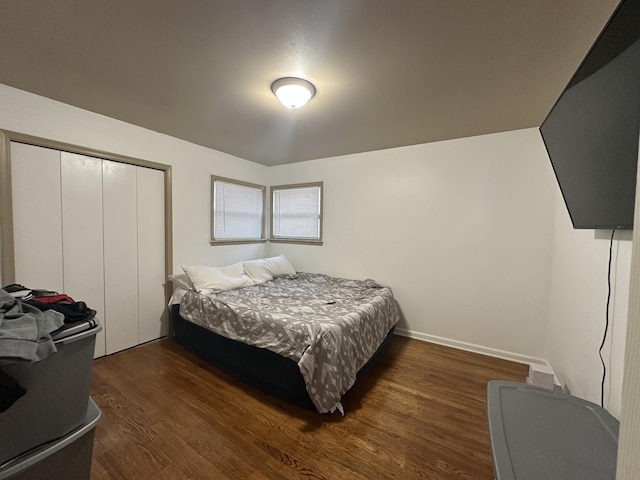29635 Julius Blvd, Westland, MI 48186 - bedroom featuring dark wood-style floors and a closet