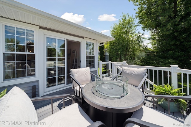 13368 N Fenton Rd, Fenton, MI 48430 - deck with outdoor dining area