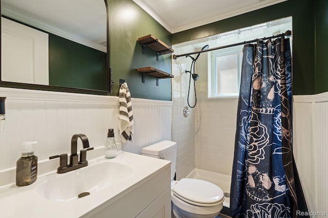 47470 Barbara Rd, Macomb, MI 48044 - full bath featuring tiled shower, a wainscoted wall, crown molding, and vanity