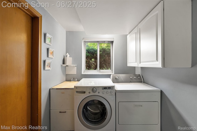7189 Lindenmere Dr, Bloomfield Hills, MI 48301 - laundry area with cabinet space and separate washer and dryer