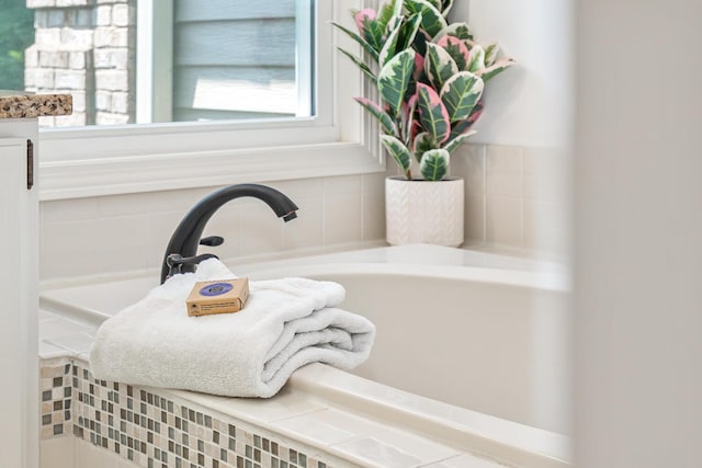 7639 Dunross Dr, Portage, MI 49024 - bathroom view