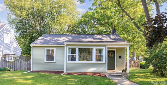 4124 Catalpa Dr, Berkley, MI 48072 - bungalow-style house featuring a chimney