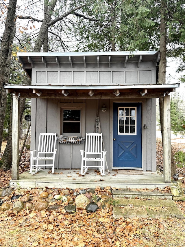 24579 US Highway 23 N, Ocqueoc, MI 49759 - view of front of property featuring an outbuilding