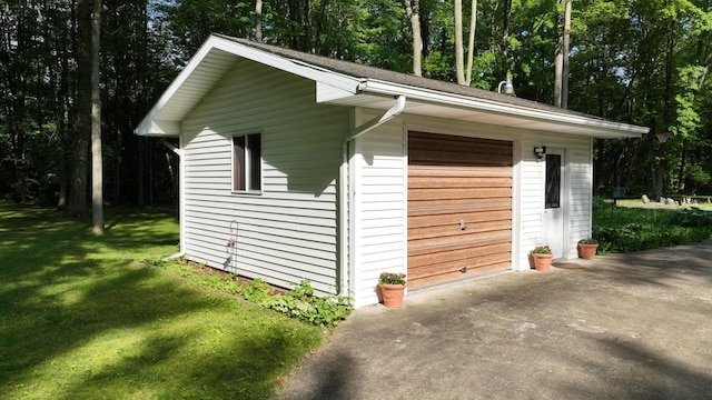 5724 E Townline Rd, Birch Run, MI 48415 - view of outbuilding with asphalt driveway