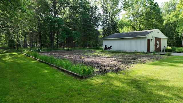 5724 E Townline Rd, Birch Run, MI 48415 - view of yard featuring an outbuilding
