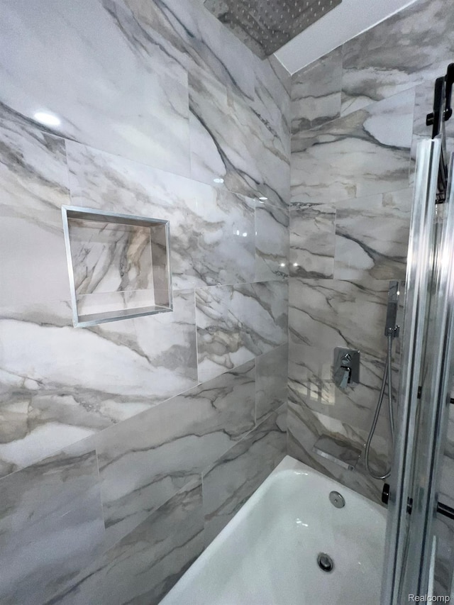 3431 Field St, Detroit, MI 48214 - view of bathroom