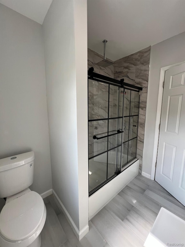 3431 Field St, Detroit, MI 48214 - bathroom with baseboards and a combined bath / shower with rainfall shower