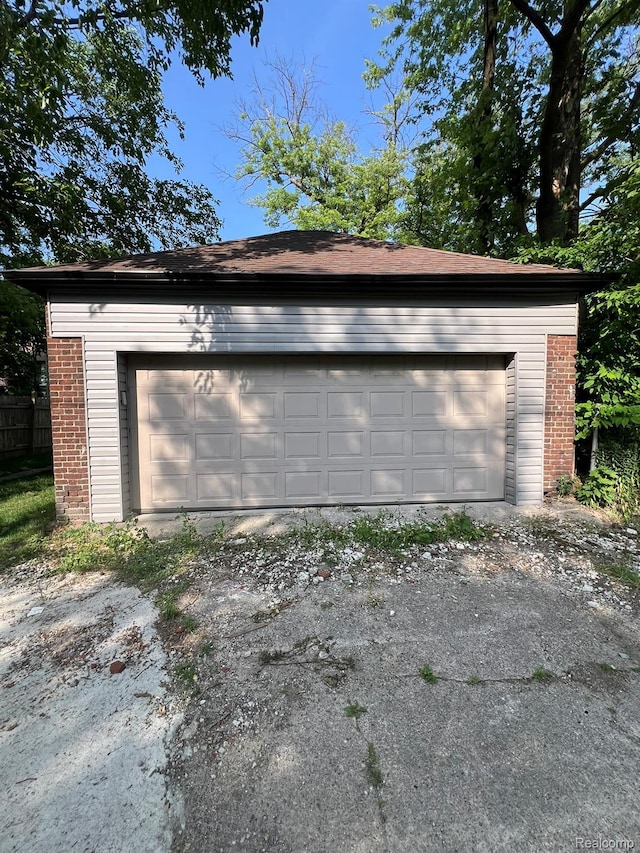 3431 Field St, Detroit, MI 48214 - view of detached garage
