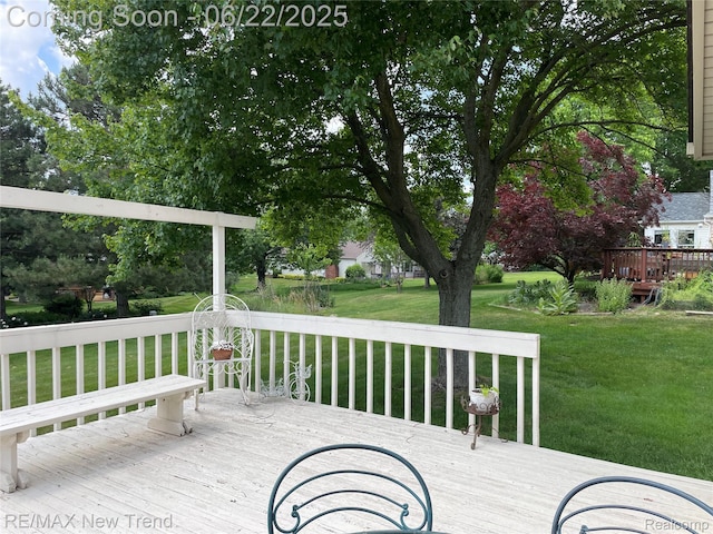 5408 Vincennes Dr, Bloomfield Hills, MI 48302 - wooden terrace featuring a yard