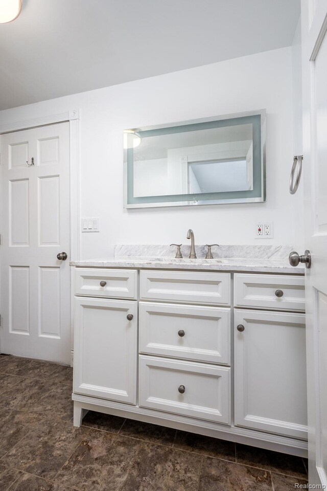 1311 W Oakley Park Rd, Commerce Twp, MI 48390 - photo 30