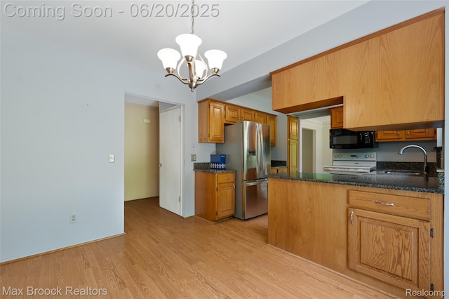 683 Thurber Dr, Troy, MI 48085 - kitchen featuring black microwave, stainless steel refrigerator with ice dispenser, electric range, a chandelier, and light wood-type flooring