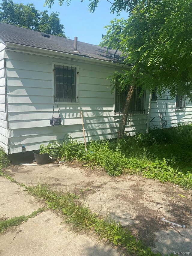 6010 Marja St, Flint, MI 48505 - view of home's exterior
