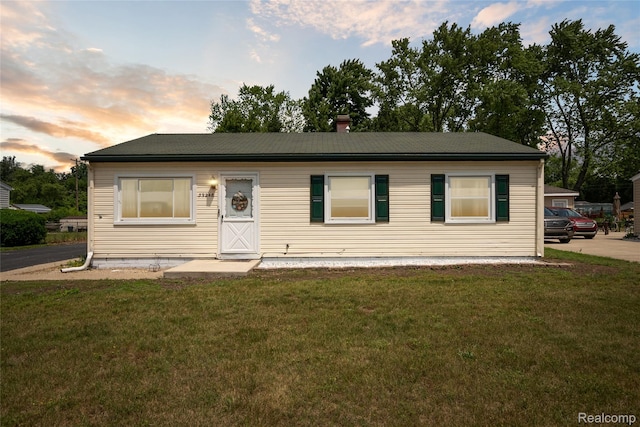 39248 Wade Rd, Taylor, MI 48174 - single story home with a front yard