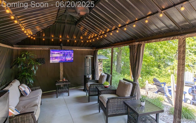 8642 Thendara Blvd, Clarkston, MI 48348 - view of patio