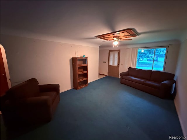 906 W Burnside St, Caro, MI 48723 - carpeted living area with ceiling fan
