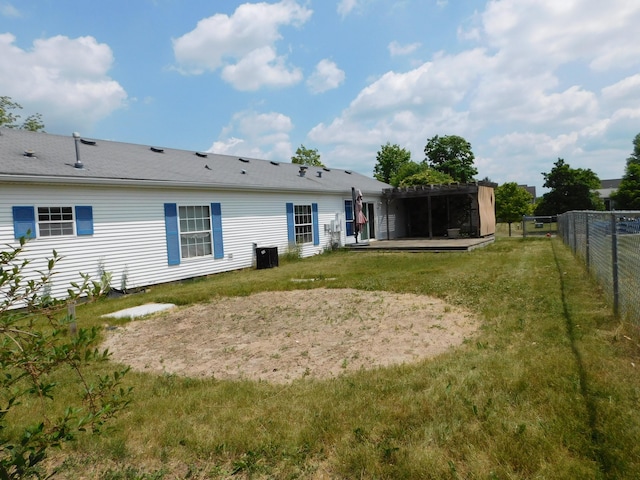 1240 Abbey Ln, Mount Pleasant, MI 48858 - back of property featuring a fenced backyard