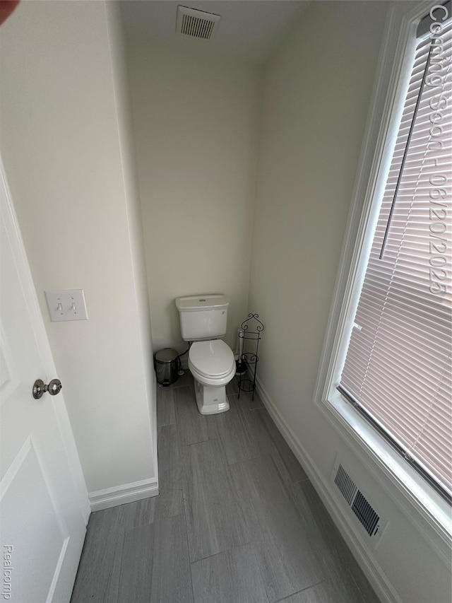 287 Fielding St, Ferndale, MI 48220 - bathroom with plenty of natural light
