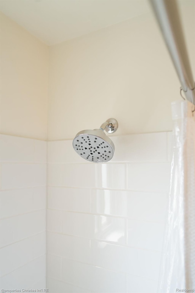 1715 E 14 Mile Rd, Birmingham, MI 48009 - bathroom view of tiled shower