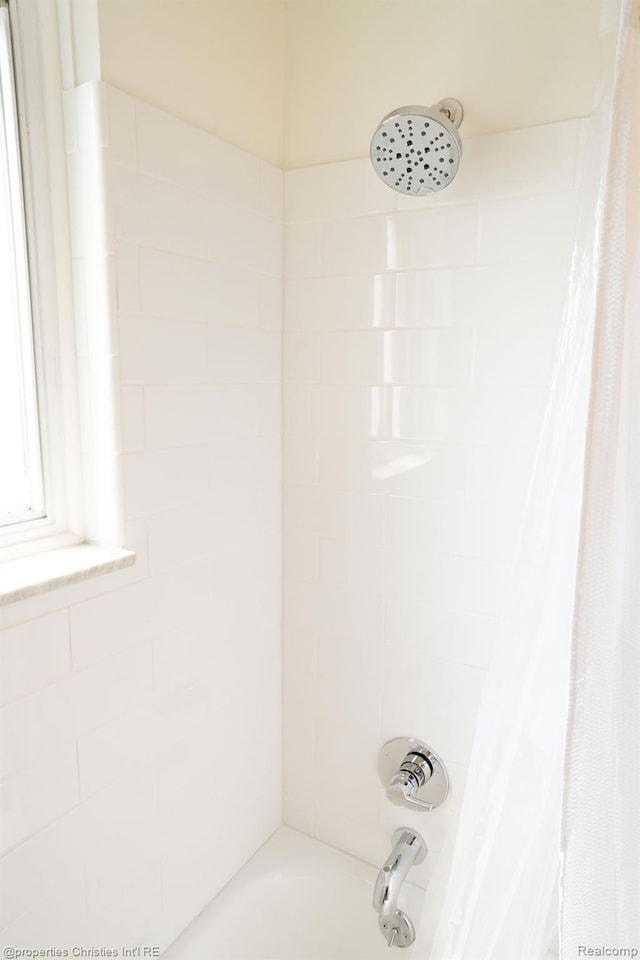 1715 E 14 Mile Rd, Birmingham, MI 48009 - bathroom featuring shower / bath combination with curtain