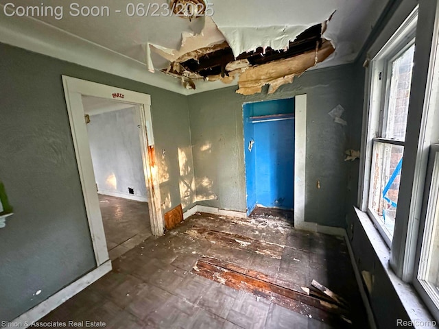 20203 Hull St, Detroit, MI 48203 - spare room with baseboards