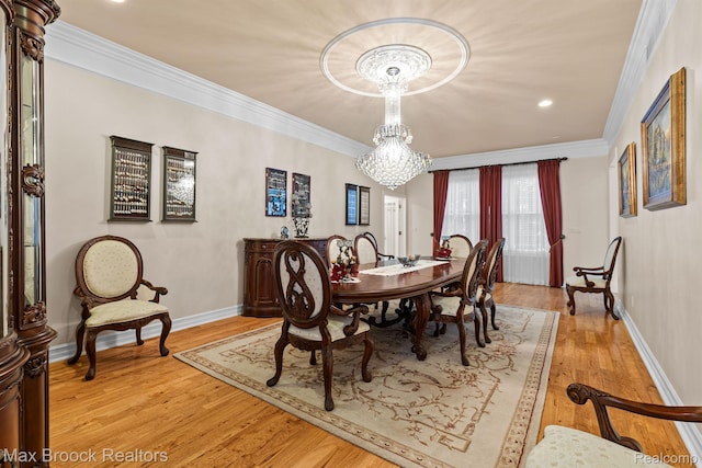 5626 Shadow Ln, Bloomfield Hills, MI 48302 - dining area with light wood-style flooring, a chandelier, crown molding, and recessed lighting