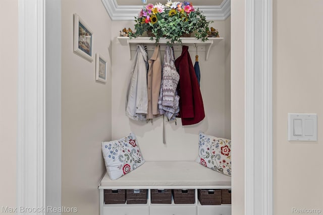 5626 Shadow Ln, Bloomfield Hills, MI 48302 - mudroom with ornamental molding