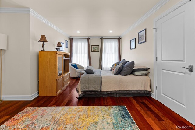 5626 Shadow Ln, Bloomfield Hills, MI 48302 - bedroom with crown molding, wood finished floors, and recessed lighting